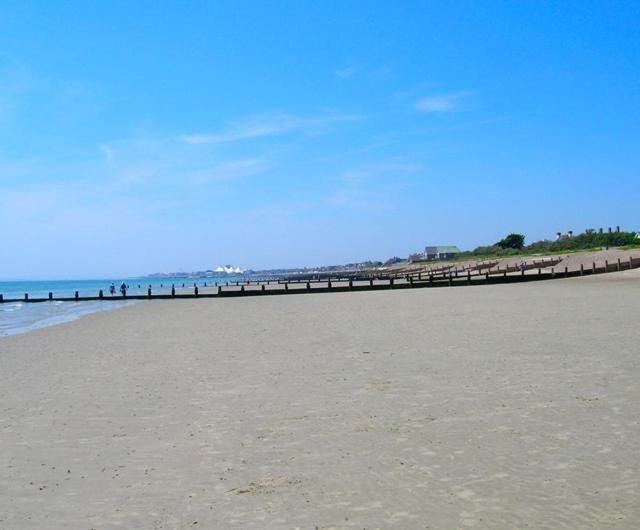 Felpham Guest House - Self Catering Bognor Regis Exteriör bild